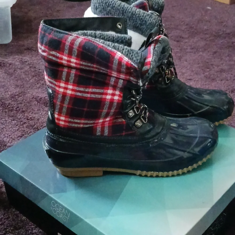 Boots - Picture 4 of 4